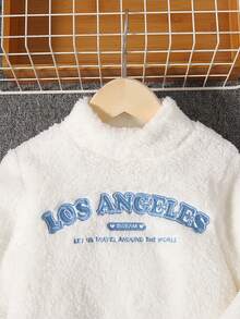 SHEIN 男小童休閒街頭風可愛舒適搖粒絨保暖織物絨毛熊運動衫帶高領和字母刺繡,適用於秋天和冬天 - 白色 - 查看 5