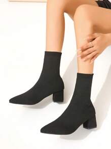 秋冬女士时尚黑色针织靴，粗跟尖头踝靴