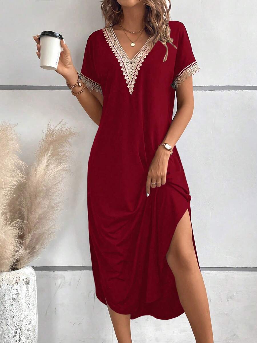 EMERY ROSE 撞色蕾丝开叉大腿T恤连衣裙，适合新年服装，长款女装