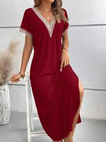 EMERY ROSE 撞色蕾丝开叉大腿T恤连衣裙，适合新年服装，长款女装