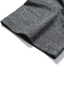 男士几何印花短袖T恤和抽绳短裤两件套，时尚休闲夏季穿搭，送给老公或男友的绝佳礼物，透气舒适。 - 深灰色 - 查看 4