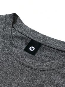 男士几何印花短袖T恤和抽绳短裤两件套，时尚休闲夏季穿搭，送给老公或男友的绝佳礼物，透气舒适。 - 深灰色 - 查看 3