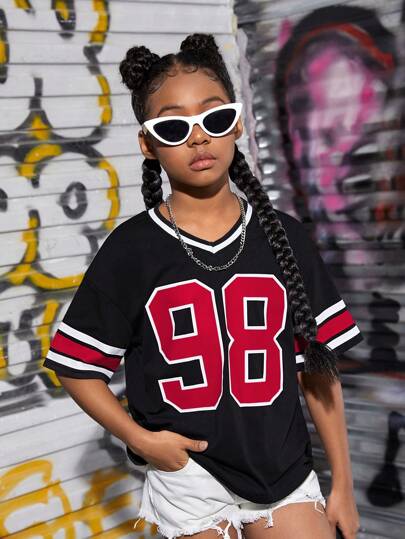 SHEIN Chica preadolescente Camiseta de hombros caídos con estampado de letra ribete de rayas