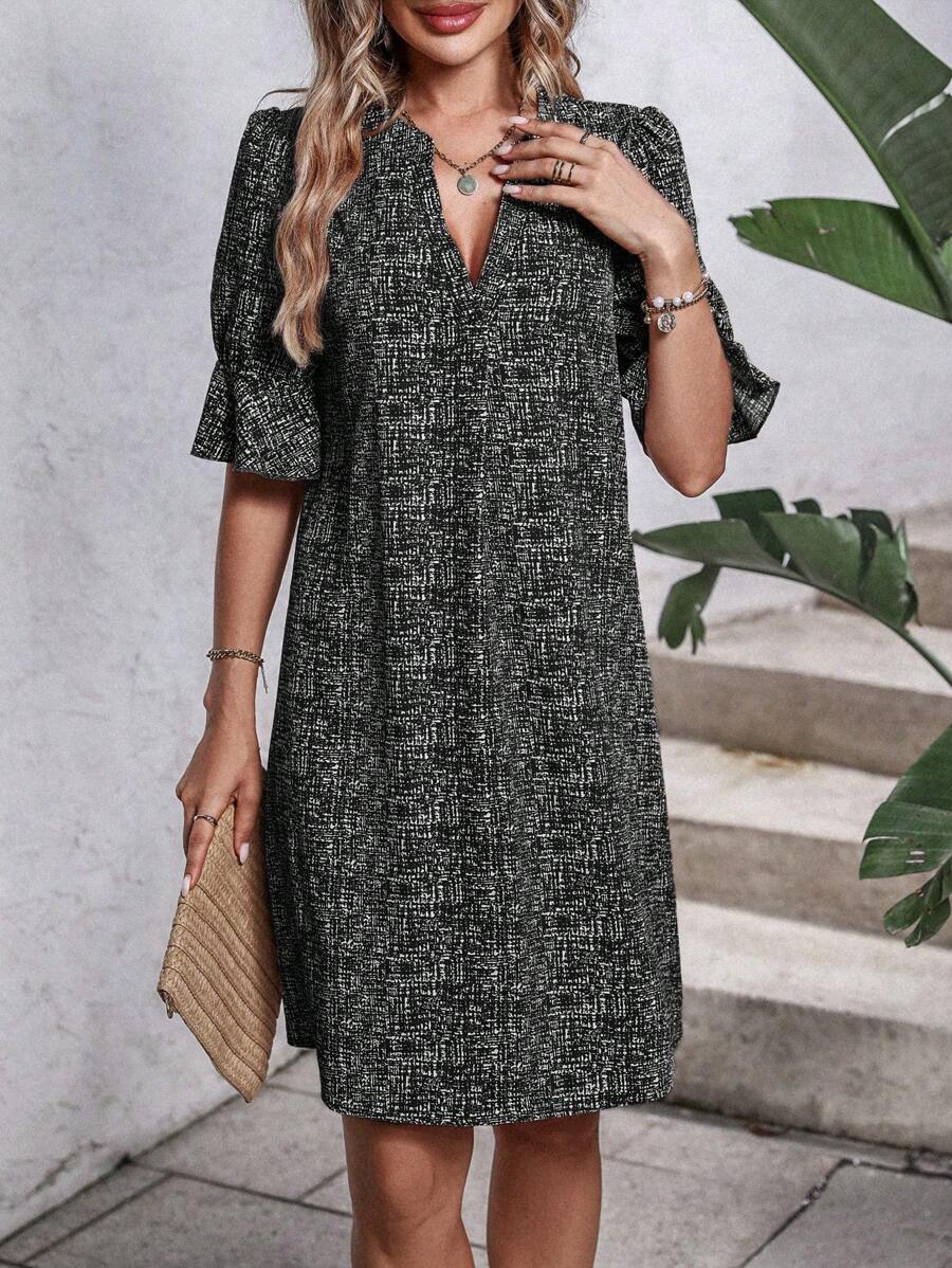 Breezaya 滿版印花荷葉袖洋裝 - 黑色 - 查看 1