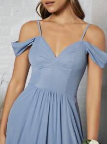 SHEIN Belle Vestido de dama de honor con hombros descubiertos y abertura en el muslo, vestido elegante - Neblina azul - Ver 6