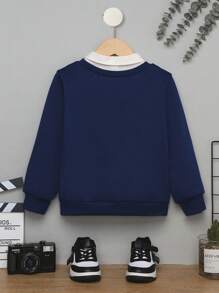 SHEIN Áo nỉ lấy cảm hứng từ đường phố giản dị, thoải mái và sành điệu cho bé trai với chất liệu chải mềm mại và ấm áp, thiết kế 2 trong 1 thiết thực và đa năng, có logo chữ cái, thích hợp để mặc mùa đông - Màu xanh hải quân - Xem 2