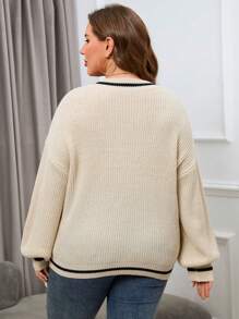 SHEIN Essnce 大碼拼接邊落肩袖板球毛衣 - 卡其色 - 查看 2