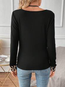 SHEIN LUNE 豹紋印花紐扣細節T恤 - 黑色 - 查看 2