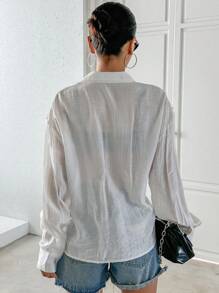DAZY Áo sơ mi tay dài lệch vai phía trước - trắng - Xem 2