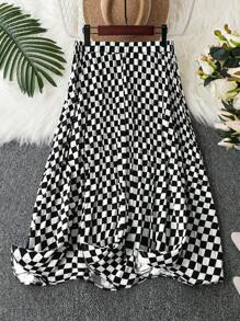 DreamSkyne Plus Checkerboard Print Pleated Skirt - Black and White - View 3