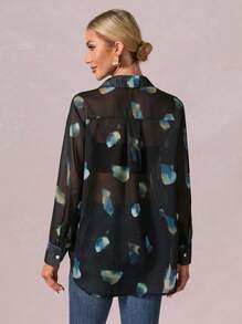 SHEIN Clasi Camisa con estampado de dibujo con botón delantero sin sujetador - Negro - Ver 2