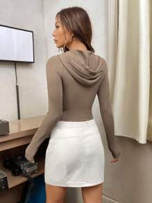 SHEIN EZwear 素色抽繩連帽衛衣&翻蓋口袋半身裙 - 彩色 - 查看 2