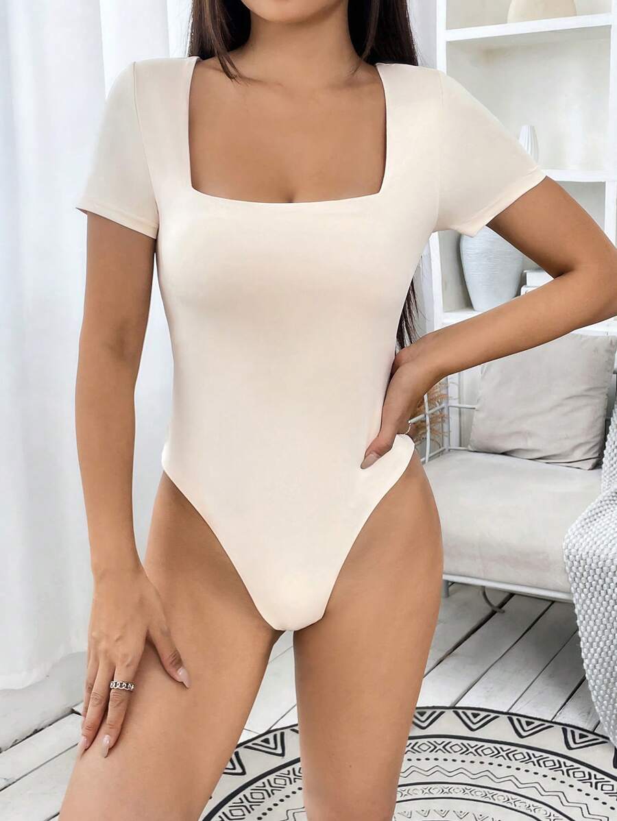 SHEIN EZwear Bộ đồ liền thân in hình trái tim dệt kim màu trắng dành cho nữ ngày lễ tình nhân - Màu be - Xem 1