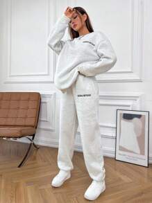 Flirla 字母圖案落肩袖衛衣和衛褲