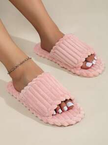 女性時尚粉色的室內拖鞋
