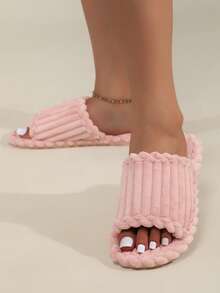 女性時尚粉色的室內拖鞋