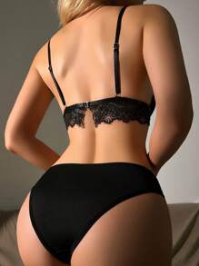 對比花邊內衣套裝（內衣和內褲）