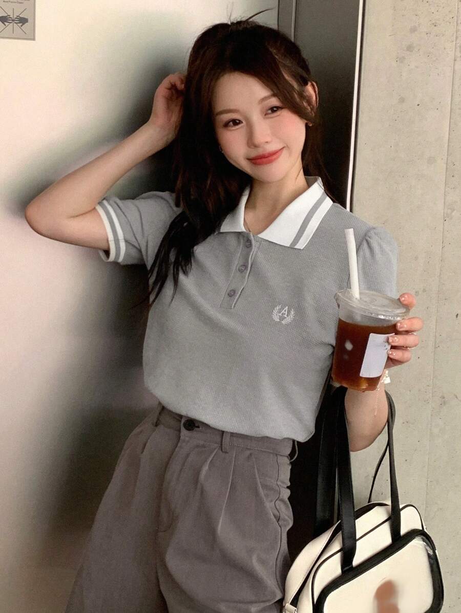 DAZY 拼接領字母刺繡POLO領T恤 - 灰色 - 查看 1