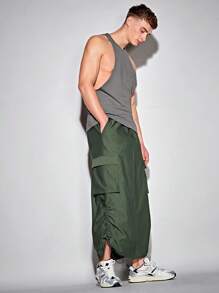 Manfinity RebelGame 男士側翻蓋口袋抽繩下擺工裝裙 - 軍綠色 - 查看 4