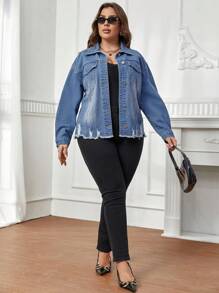 SHEIN Essnce 大碼落肩袖毛邊緣牛仔夾克 - 中等水洗藍 - 查看 5