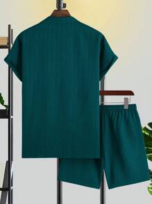 Manfinity Homme Men Solid Lapel Neck Shirt & Shorts - Dark Green - View 2