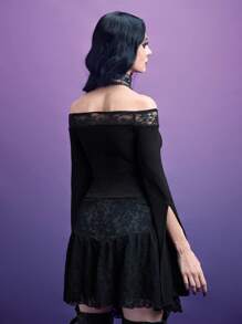 ROMWE PUNK Camiseta crop de hombros descubiertos con encaje de manga con abertura - Negro - Ver 2