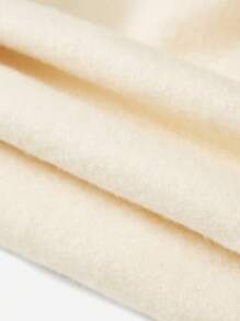 Áo trễ vai in hình cô gái trẻ Halloween - Màu be - Xem 3