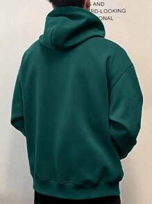 Manfinity Hypemode Men Letter Graphic Kangaroo Pocket Drop Shoulder Drawstring Hoodie - Green - View 2
