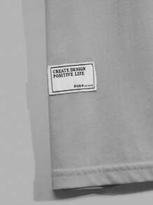 RueChic Nam Đồ họa Chữ cái Chi tiết được vá Áo thun - Xám - Xem 4