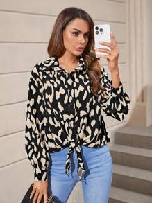 SHEIN Clasi 滿版印花下擺打結襯衫 - 彩色 - 查看 4