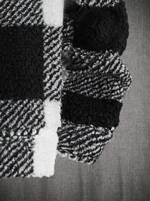 Manfinity VCAY 超大号男士水牛格子印花翻盖口袋夹克（不含 T 恤） - 黑與白 - 查看 4