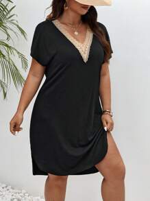 SHEIN Frenchy 大碼蕾絲拼接蝙蝠袖T恤連衣裙 - 黑色 - 查看 1