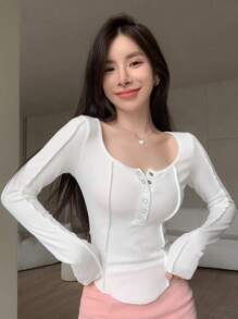 DAZY 纯色纽扣前部弧形下摆T恤学院风上衣长袖女式上衣