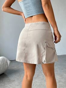 SHEIN EZwear 側翻蓋口袋工裝裙 - 卡其色 - 查看 2