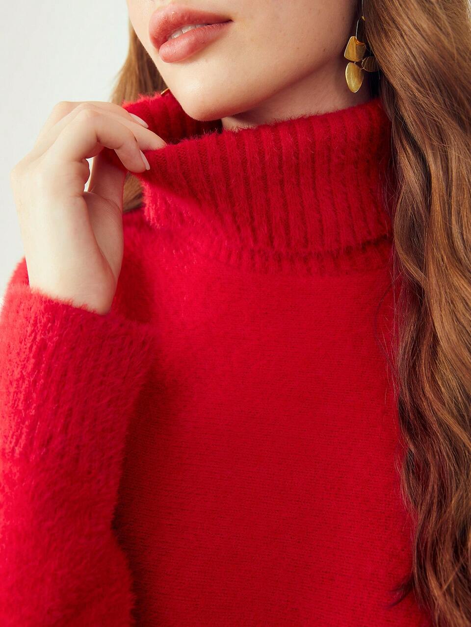 MOTF FUZZY KNIT TURTLENECK SWEATER