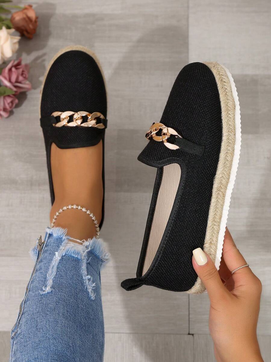 1 par de sapatos casuais femininos da moda com decoração de corrente de metal, design de sola grossa trançada para maior conforto, adequados para uso diário, lazer e deslocamento, versáteis para todas as estações