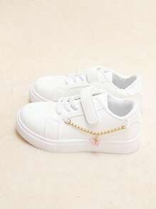 女童運動鞋，帶鉤環和心形刺繡裝飾的休閒運動鞋