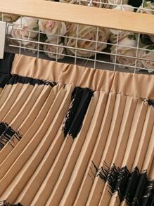 SHEIN Unity Plus Graphic Print Pleated Skirt - Khaki - View 5