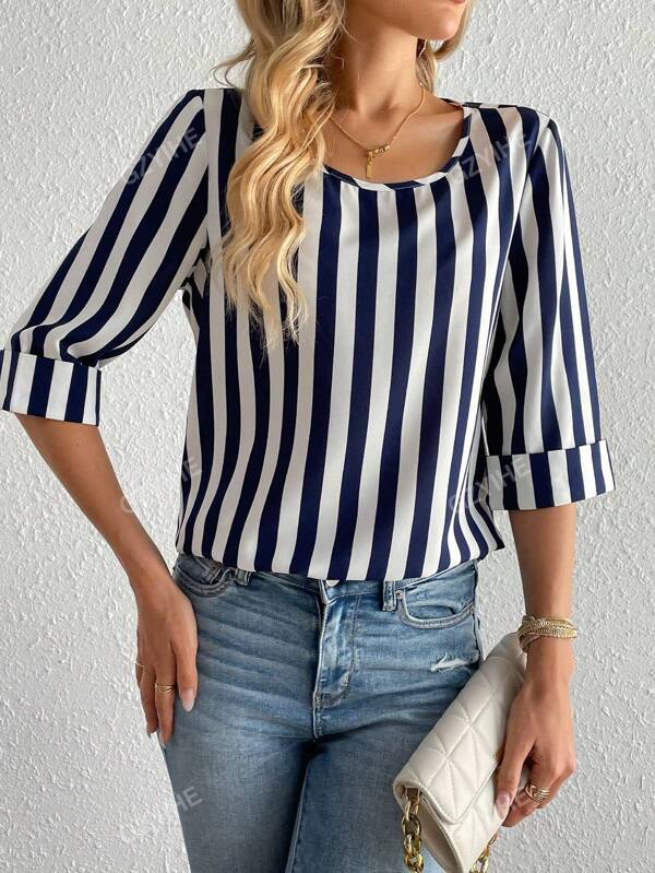 Bluse mit Streifen Muster, hochgekrempleten Ärmeln,