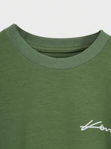 RueChic Men Letter Graphic Tee & Drawstring Waist Shorts - Green - View 9