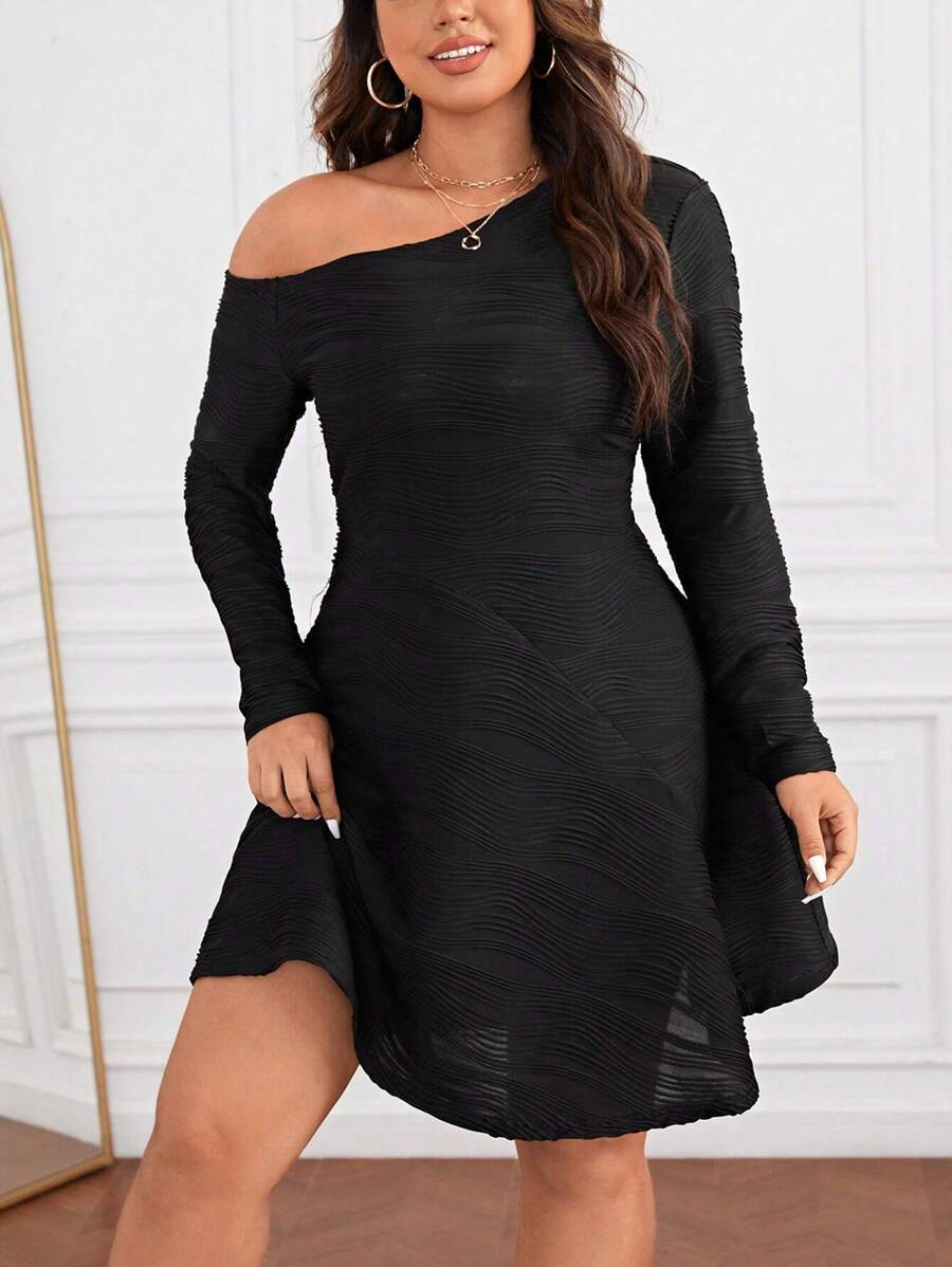 SHEIN Privé Plus Asymmetrical Neck Dress - Black - View 1