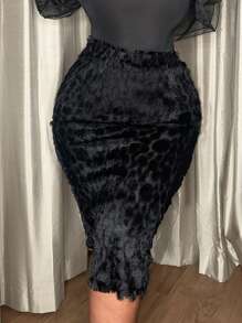 SHEIN SXY Plus High Waist Velvet Pencil Skirt - Black - View 3