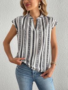 Ditsy Floral Print Notched Neck Batwing Sleeve Blouse - Black and White - View 4