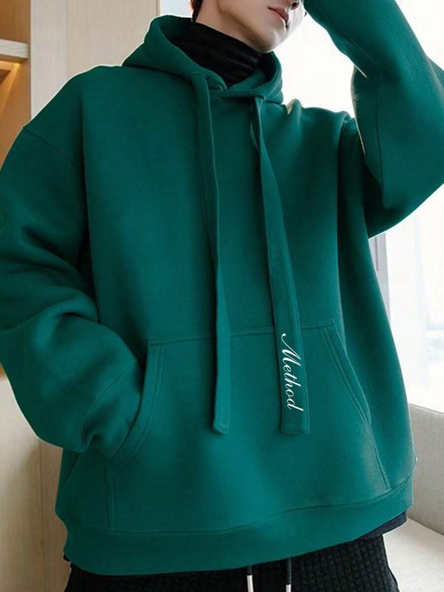 Manfinity Hypemode Men Letter Graphic Kangaroo Pocket Drop Shoulder Drawstring Hoodie - Green - View 1