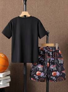 SHEIN Áo phông ngắn tay in hình bóng rổ phong cách thể thao & khẩu hiệu tích cực dành cho nam + Quần soóc in hình đầy đủ phù hợp, thích hợp cho thể thao và giải trí, mùa hè - màu đen - Xem 2