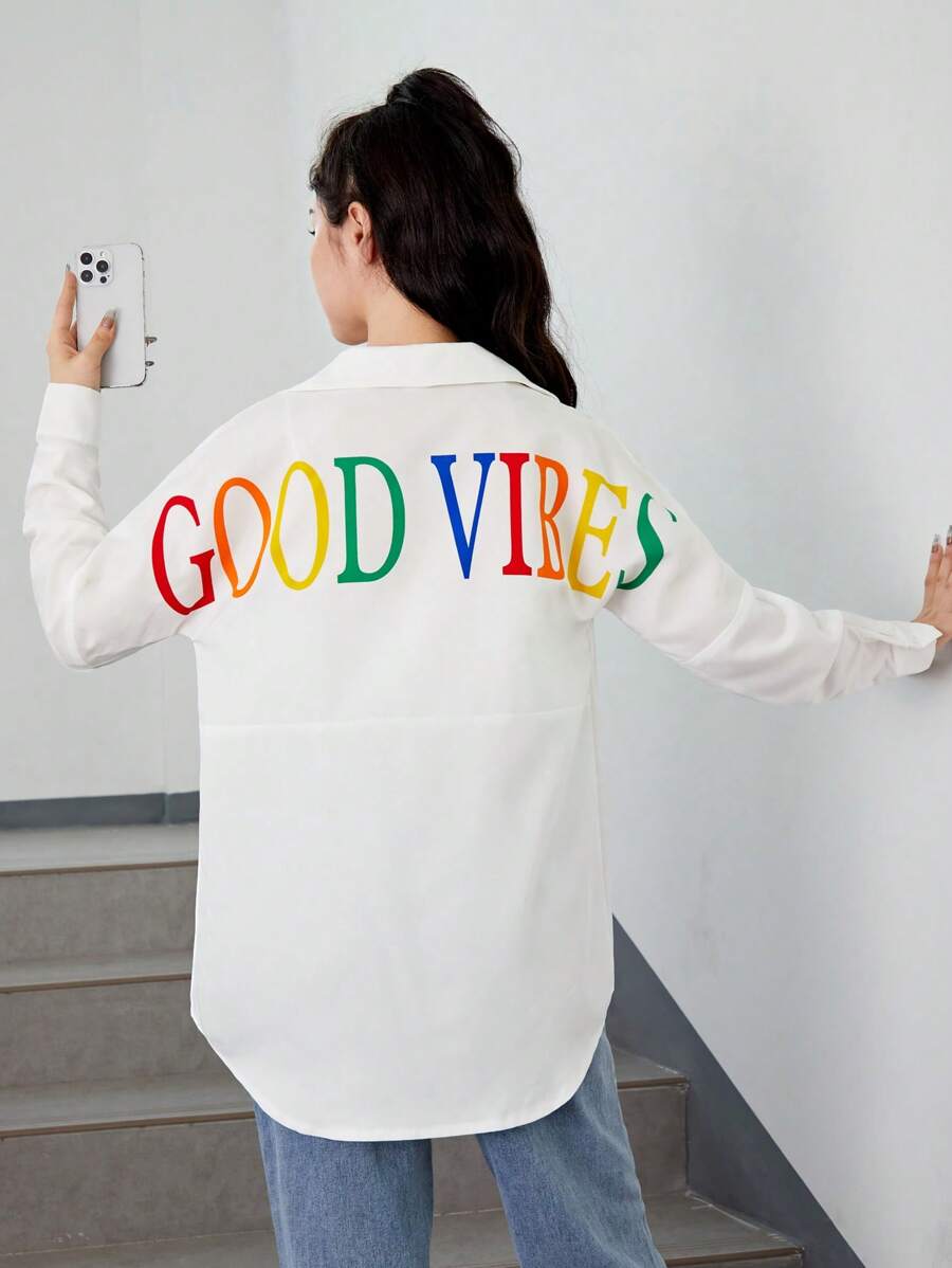 Chica adolescente Camisa con estampado de letra de hombros caídos