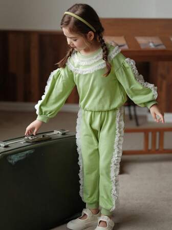 Chica Joven Pantalones deportivos con sudadera en contraste ribete fruncido de manga farol
