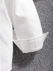 SHEIN 男小童休閒風格大學舒服素色紐扣小立領襯衫帶翻蓋口袋,適用於秋天和冬天 - 白色 - 查看 6