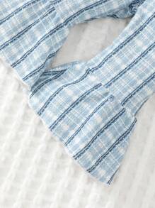 SHEIN Playful Pals 女婴格子印花蝴蝶结前部 2 合 1 T 恤和喇叭裤和头带，适合圣诞节