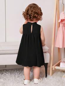 SHEIN Casual Baby Girl Hollow Out Dress With Bowknot At Front - Black - View 2